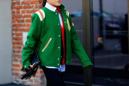 black bag, fringes, green jacket, leather bag, teddy jacket, trousers, fashion week, frenchystyle, FW, jonathan paciullo, street style, MFW, MILAN, AUTUMN WINTER 2018-2019, FALL WINTER 2018-2019, FW 18-19, horizontal, atmosphere details