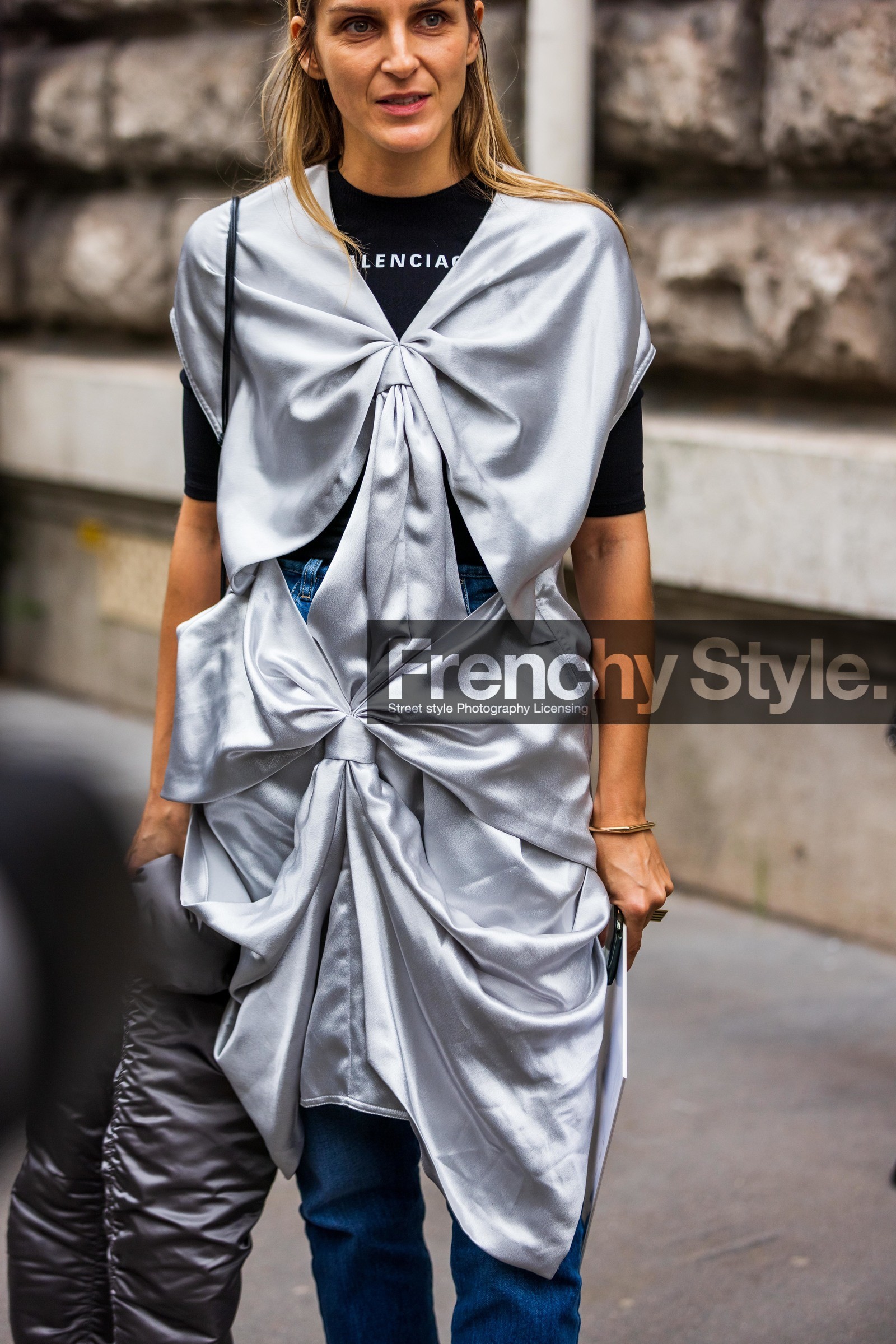 black t-shirt, bow, denim, dress, grey dress, jean, t-shirt, silver dress, street style, jonathan paciullo, FW, frenchystyle, fashion week, PFW, PARIS, SPRING SUMMER 2022, SS 22, vertical, atmosphere details