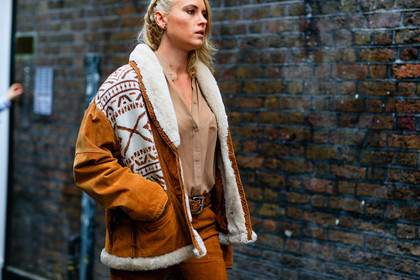 atmosphere details, beige shirt, brown belt, brown jacket, brown pants, camel jacket, camel pants, detail, fashion week, frenchystyle, FW, horizontal, jonathan paciullo, leather belt, leather jacket, leather pants, LFW, LONDON, shearling, SPRING SUMMER 2017, SS 17, street style, suede jacket, suede pants, trousers, woman