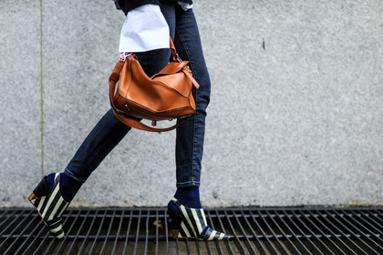 atmosphere details, AUTUMN WINTER 2016-2017, AW 16-17, black and white wedges, black denim, brown bag, camel bag, camille charriere, denim pants, detail, fashion week, frenchystyle, FW, FW 16-17, graphic shoes, high heels, horizontal, jeans, jonathan paciullo, leather bag, leather shoes, loewe, NEW YORK, NYFW, street style, stripes, trousers, white shirt, woman