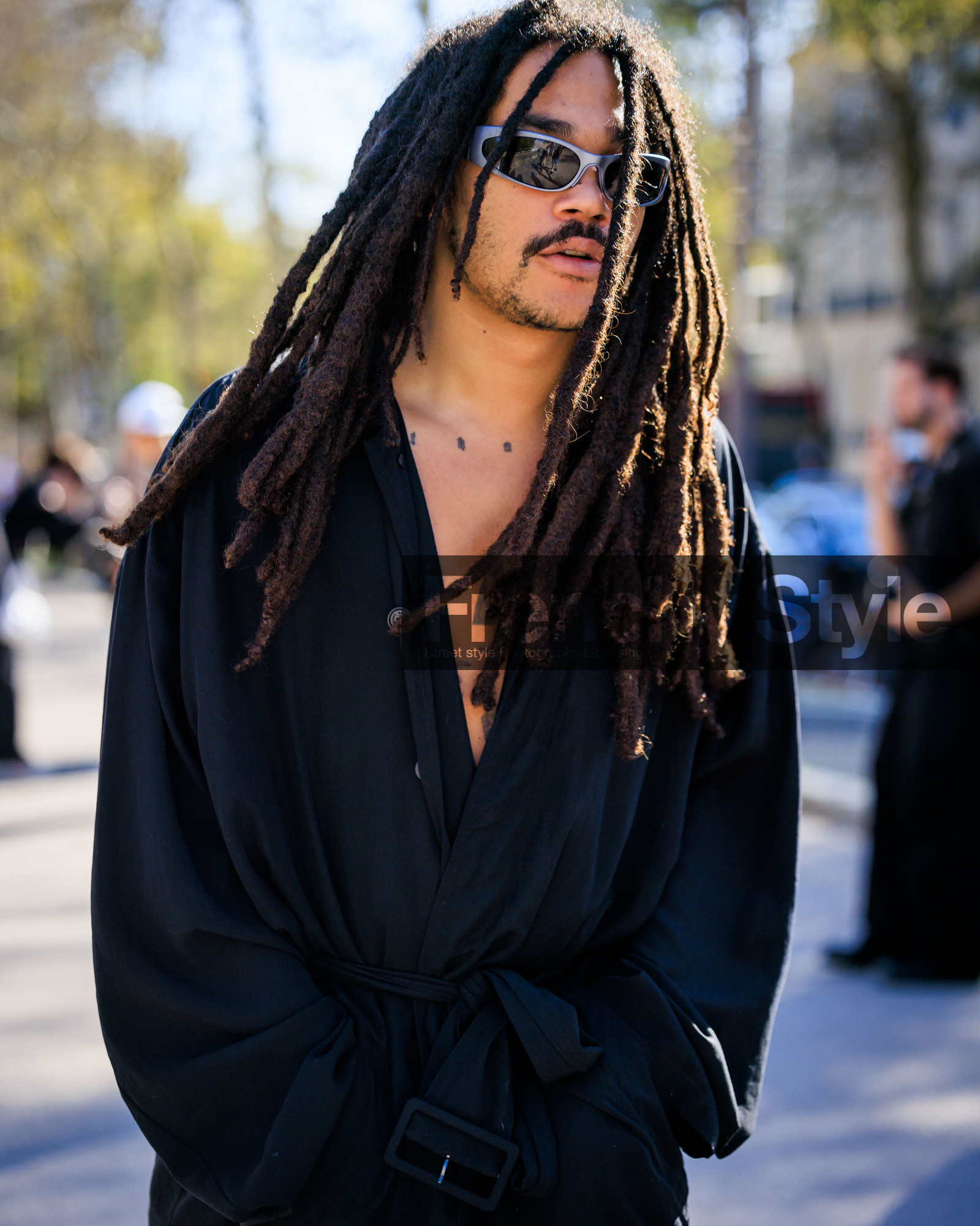PARIS, PFW, fashion week, frenchystyle, FW, jonathan paciullo, street style, SPRING SUMMER 2024, SS 24, vertical, atmosphere details, detail