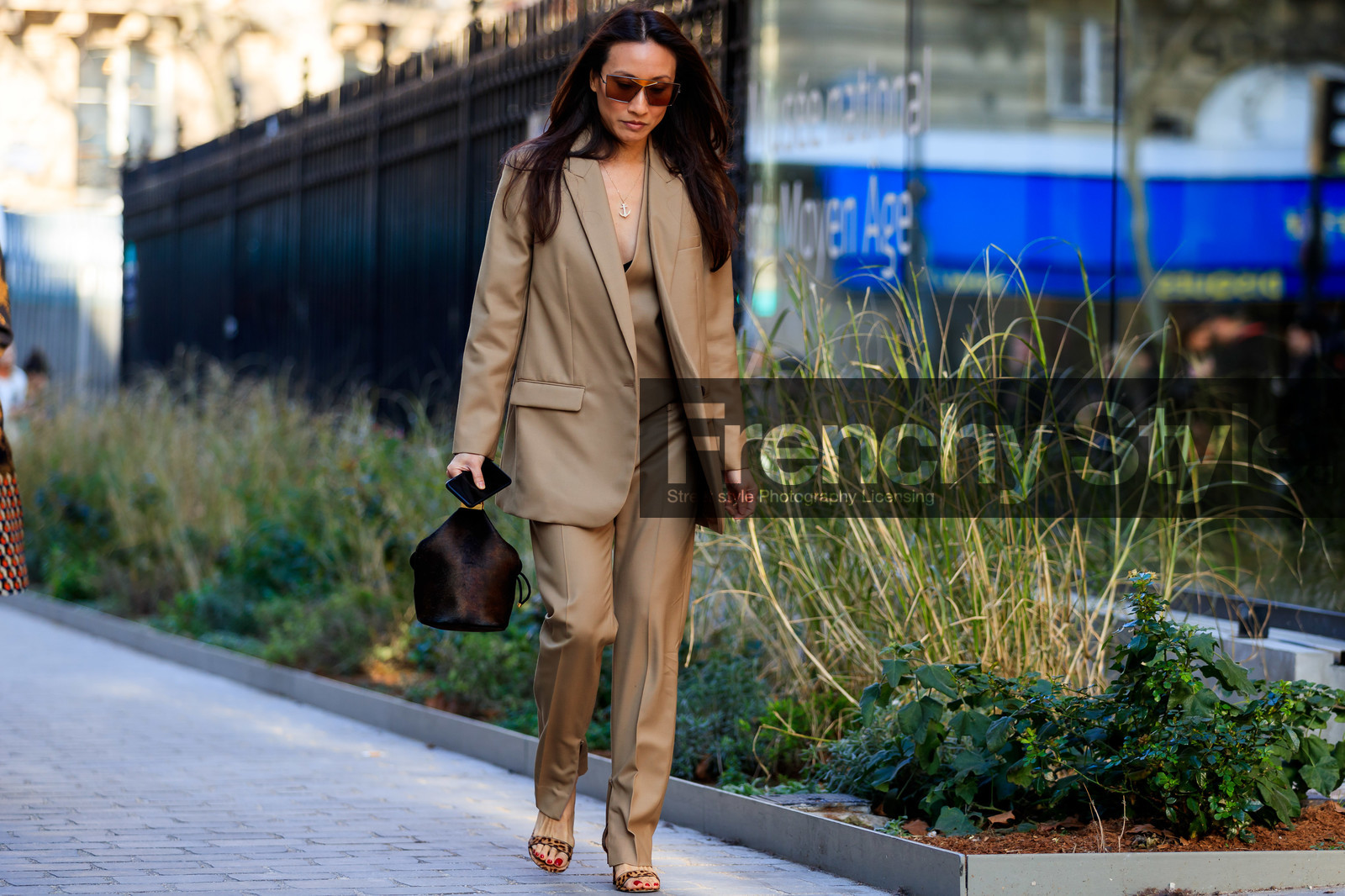 beige jacket, beige pants, beige suit, blazer, brown bag, elizabeth von der goltz, leather bag, leather shoes, sunglasses, tone on tone, total look beige, trousers, PARIS, PFW, street style, jonathan paciullo, FW, frenchystyle, fashion week, AUTUMN WINTER 2019-2020, AW 19-20, FALL WINTER 2019-2020, FW 19-20, horizontal, atmosphere details, full length