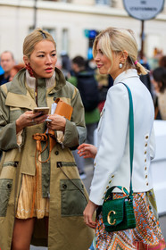 camel bag, chloé, earrings, graphic jacket, graphic skirt, green bag, green jacket, leather bag, multicolor skirt, printed jacket, printed skirt, tina leung, white jacket, xenia van der woodsen, xnenia adonts, PARIS, PFW, street style, jonathan paciullo, FW, frenchystyle, fashion week, AUTUMN WINTER 2019-2020, AW 19-20, FALL WINTER 2019-2020, FW 19-20, vertical, atmosphere details, detail