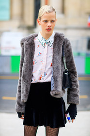 black bag, black gloves, black skirt, brown jacket, fishnet, fur jacket, leather bag, printed shirt, pulled back hair, red lips, tights, velvet, wet hair, white shirt, whiteshir, fashion week, frenchystyle, FW, jonathan paciullo, street style, PFW, PARIS, SPRING SUMMER 2017, SS 17, HAUTE COUTURE, vertical, detail, marjan jonkman, model