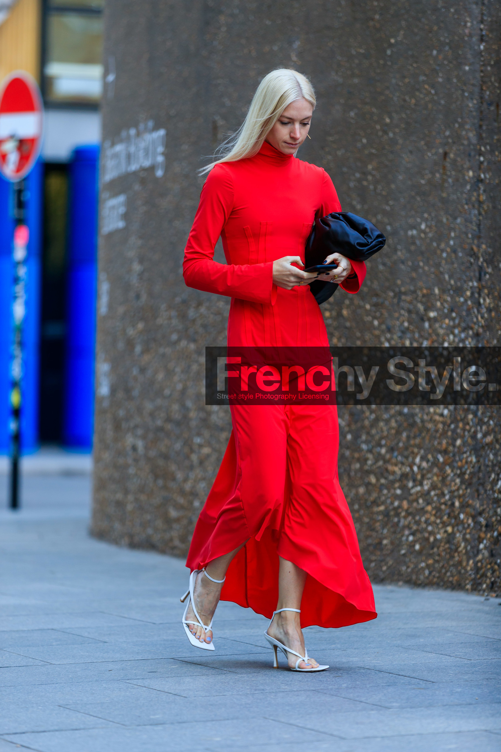 red dress, long dress, turtleneck dress, silk dress, long sleeves dress, bottega veneta bag, bottega veneta shoes, black leather bag, black leather clutch, white leather sandals, nude sandals, high heels sandals, squared toed shoes, multi rings, fashion week, frenchystyle, FW, jonathan paciullo, street style, vertical, full length