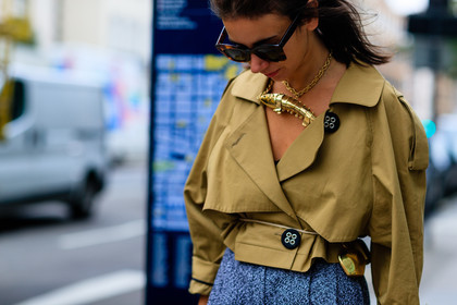 atmosphere details, beige jacket, detail, fashion week, frenchystyle, FW, golden jewelry, grey pants, horizontal, jonathan paciullo, LFW, LONDON, natasha goldenberg, necklace, SPRING SUMMER 2017, SS 17, street style, sunglasses, trousers, woman