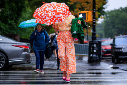 floral, flowers, graphic pants, graphic shirt, green jacket, headphones, high heels, leather shoes, orange pants, pink shoes, printed pants, printed shirt, trousers, umbrella, yellow shirt, street style, jonathan paciullo, FW, frenchystyle, fashion week, NYFW, NEW YORK, SPRING SUMMER 2019, SS 19, atmosphere details, horizontal, detail