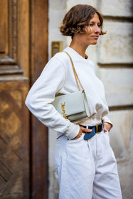 bag, belt, black belt, chain bag, leather bag, monochrome, saint laurent bag, sweater, white bag, white denim, white jean, white monochrome, white sweater, ysl bag, street style, jonathan paciullo, FW, frenchystyle, fashion week, PFW, PARIS, SPRING SUMMER 2022, SS 22, vertical, atmosphere details