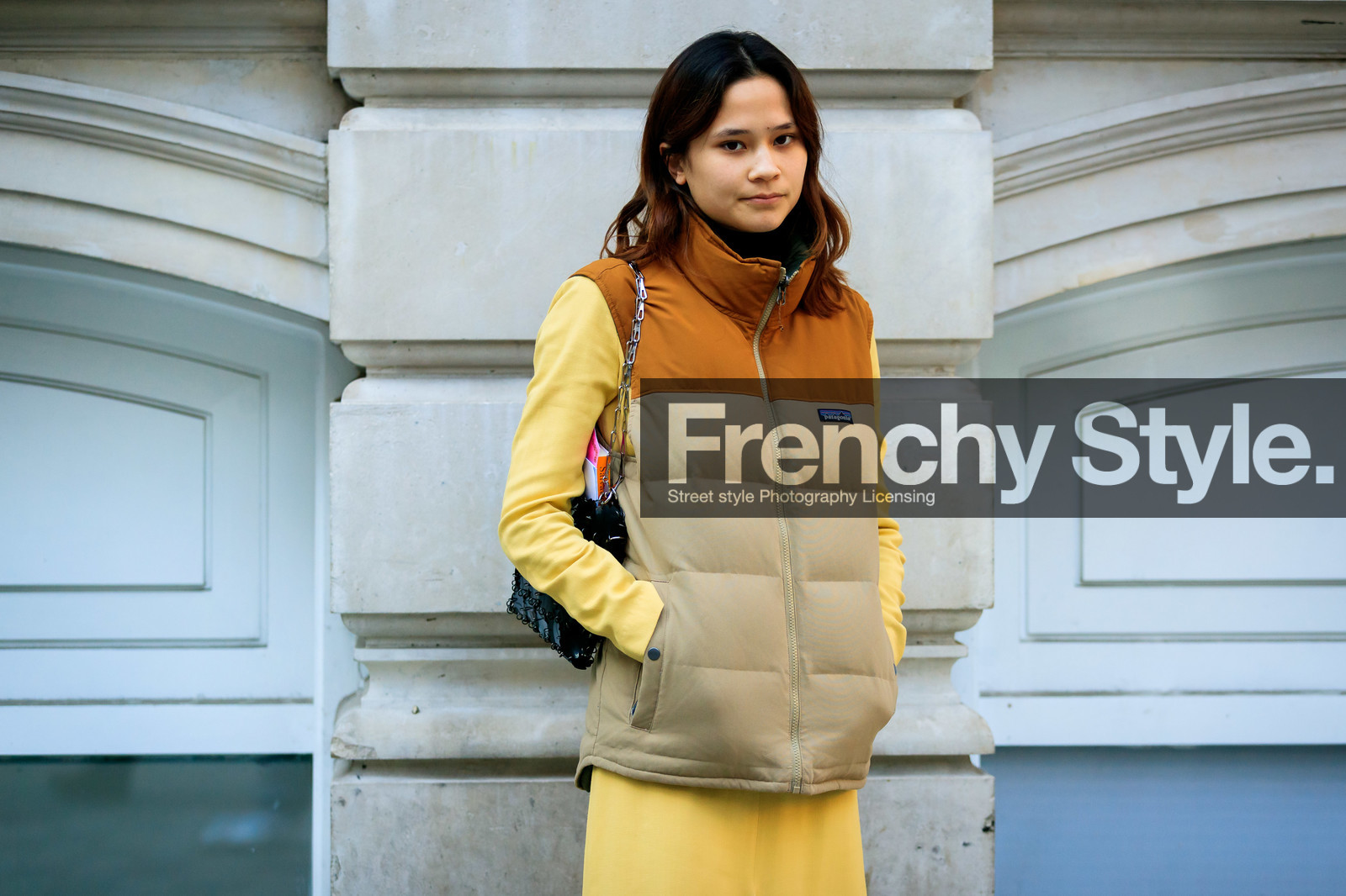 beige jacket, black bag, down jacket, leather bag, patagonia, sleeveless, yellow dress, fashion week, frenchystyle, FW, jonathan paciullo, street style, LFW, LONDON, AUTUMN WINTER 2019-2020, AW 19-20, FW 19-20, FALL WINTER 2019-2020, horizontal, atmosphere details, detail