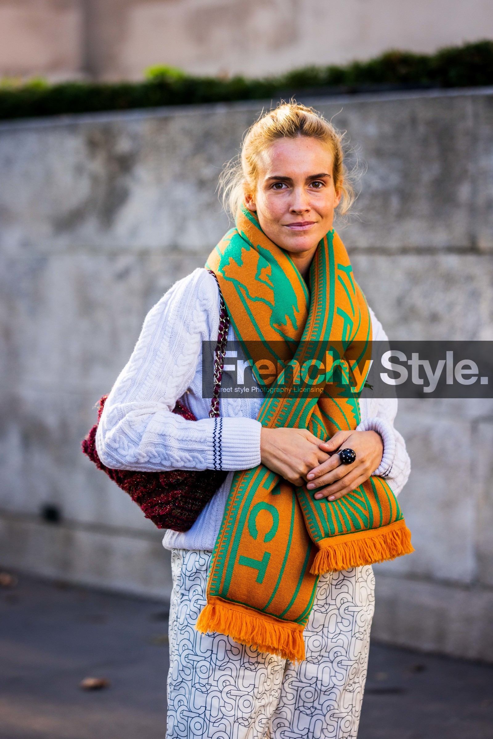 black ring, Blanca Miro, color, green scarf, knitwear, lacoste look, orange scarf, pants, printed pants, ref bag, ring, scarf, white jumper, white knitwear, white pants, lacoste, fashion week, frenchystyle, FW, jonathan paciullo, street style, PFW, PARIS, SPRING SUMMER 2022, SS 22, vertical, atmosphere details