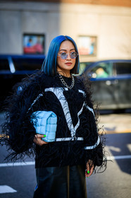 laureen uy, blue hair, dyed hair, blue sunglasses, sheer sunglasses, round shape sunglasses, valentino pullover, black sweatshirt, white sweatshirt, monogrammed sweatshirt, logo printed sweatshirt, feather details pullover, feather details, black leather bermuda shorts, light blue leather bag, plaited bag, plaited leather bag, bottega veneta bag, big chain necklace, silvered necklace, fashion week, frenchystyle, FW, jonathan paciullo, street style, FALL WINTER 2020-2021, AUTUMN WINTER 2020-2021, FW 20-21, vertical, atmosphere details, detail, NYFW, NEW YORK