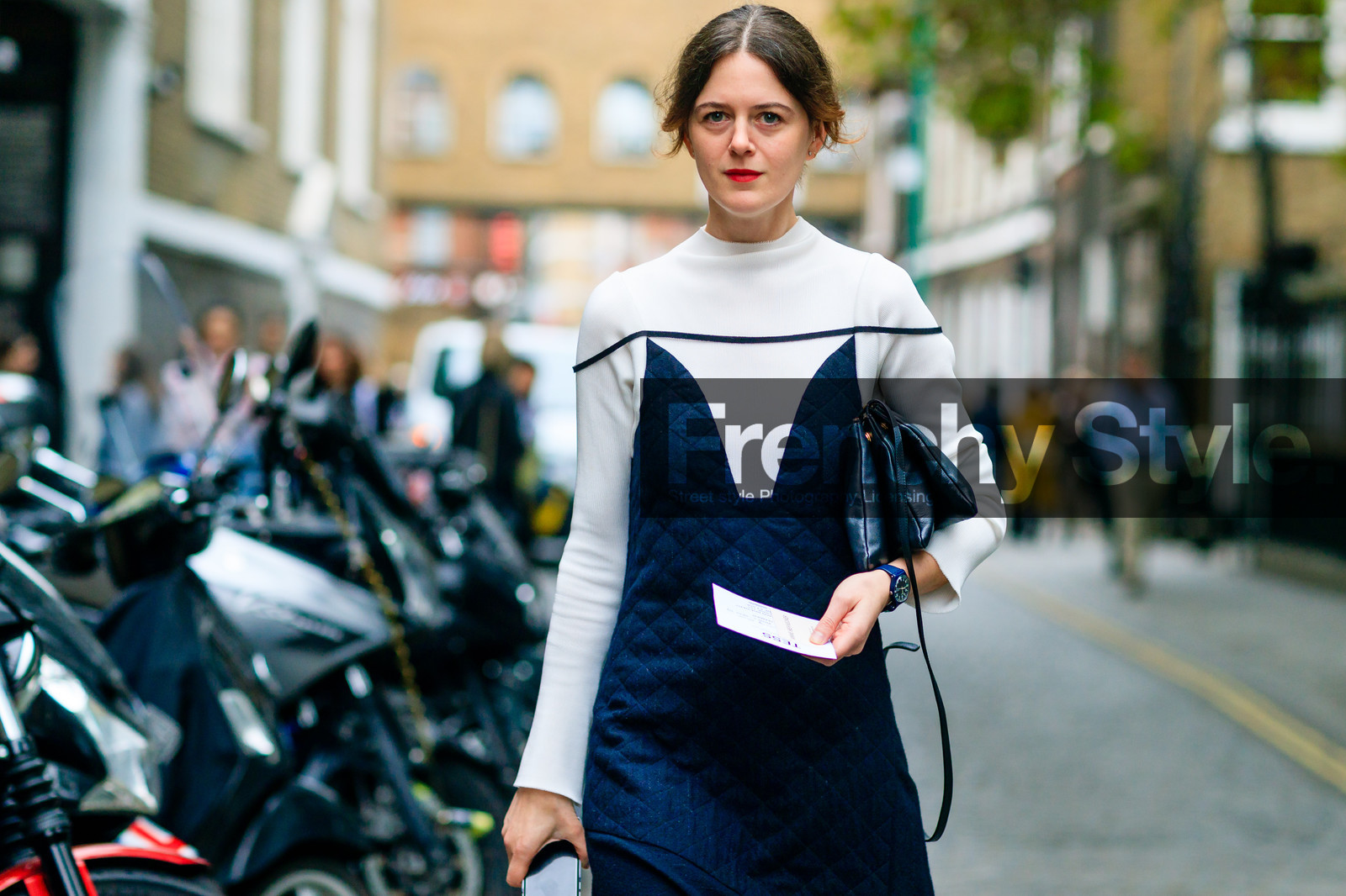 atmosphere details, black bag, black dress, céline, detail, fashion week, frenchystyle, FW, horizontal, jonathan paciullo, leather bag, LFW, LONDON, long dress, red lips, SPRING SUMMER 2017, SS 17, street style, white sweater, woman