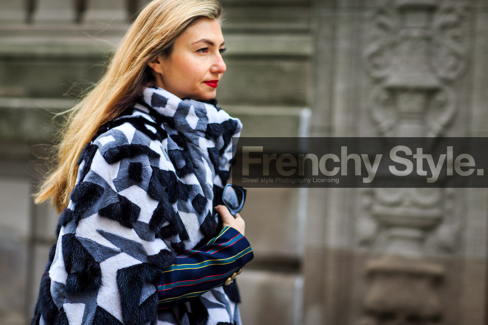 atmosphere details, AUTUMN WINTER 2016-2017, AW 16-17, black fur, cape, detail, fashion week, frenchystyle, fur coat, FW, FW 16-17, geometric, graphic coat, grey coat, grey fur, horizontal, jonathan paciullo, nasiba adilova, NEW YORK, NYFW, poncho, printed cape, street style, woman