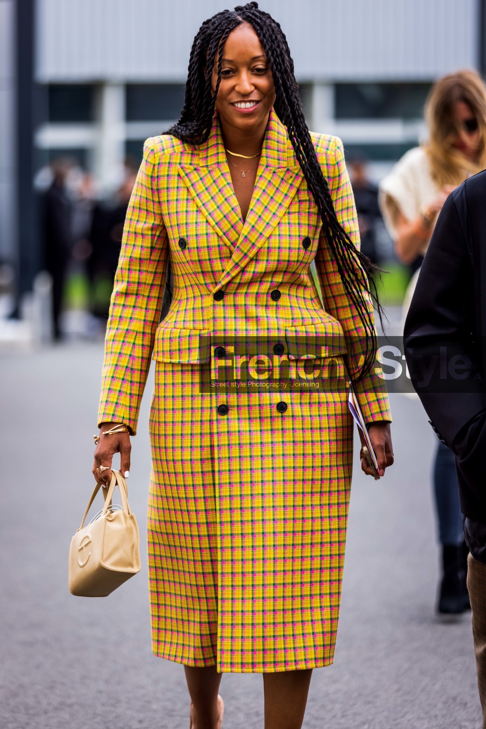 bag, balenciaga coat, beige bag, check, coat, color, fluo pink, long coat, print, printed coat, sandals, Shiona Turini, tartan coat, telfar bag, yellow coat, PARIS, PFW, fashion week, frenchystyle, FW, jonathan paciullo, street style, SPRING SUMMER 2022, SS 22, vertical, atmosphere details