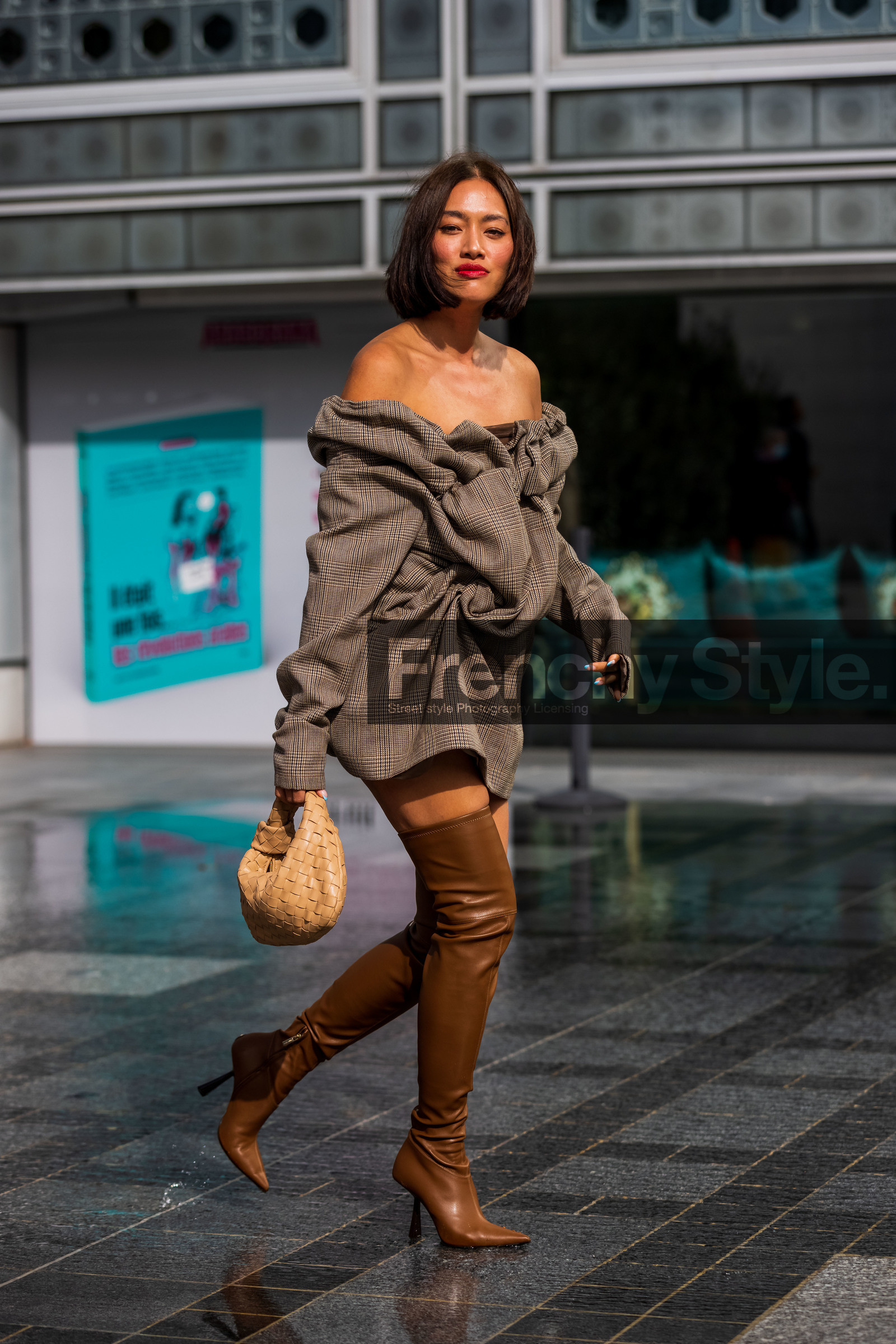 bag, beige bag, boots, bottega veneta bag, check, dress, grey dress, hight boots, leather bag, off-shoulder dress, print, printed dress, short dress, tartan dress, TIffany Hsu, fashion week, frenchystyle, FW, jonathan paciullo, street style, PFW, PARIS, SPRING SUMMER 2022, SS 22, vertical, full length