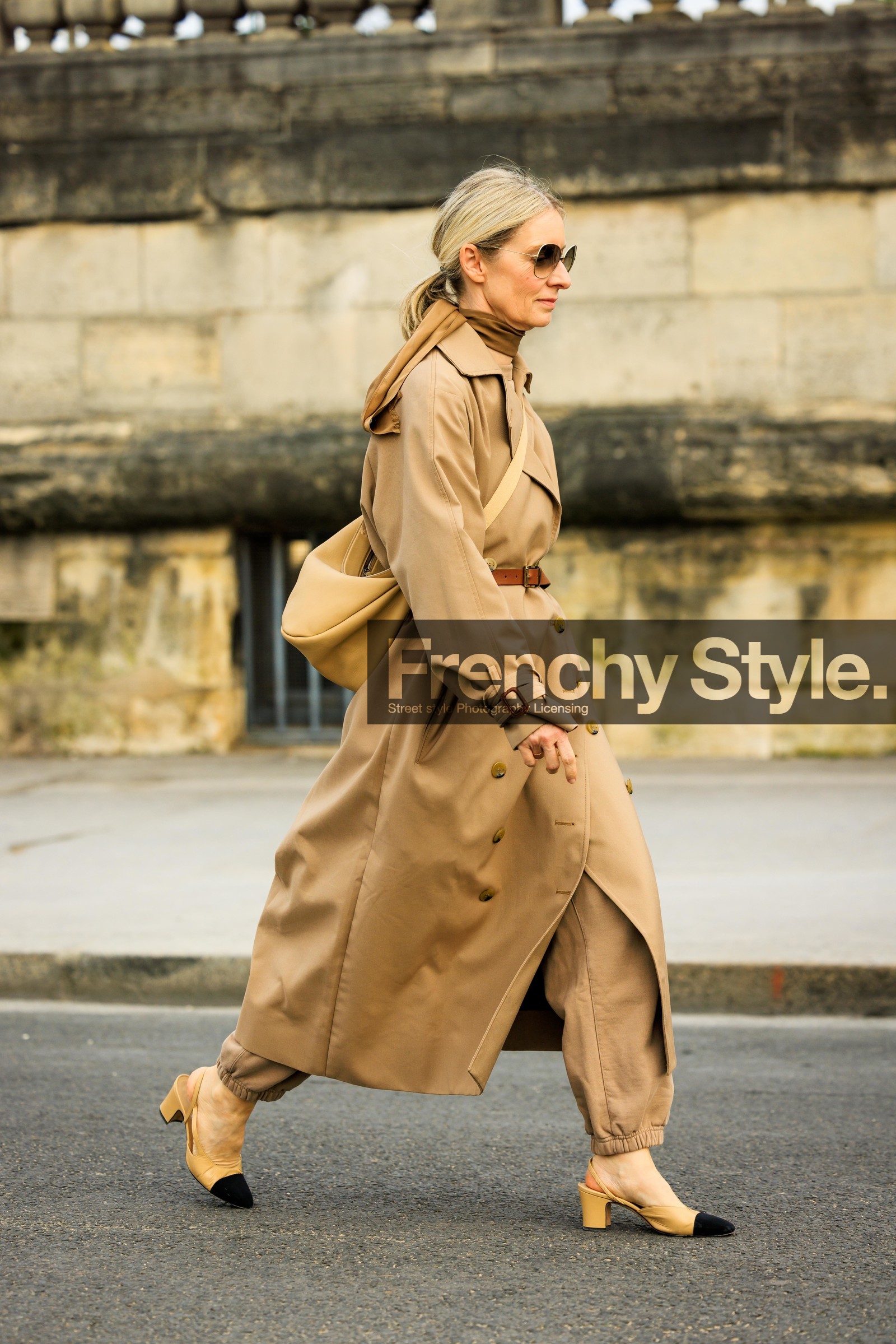 crossbody bag, beige bag, classic trench, beige trench, brown belt, chanel sling back, beige slingback, black sunglsasses, suzanne koller, fashion week, frenchystyle, FW, jonathan paciullo, street style, AUTUMN WINTER 2022-2023, FALL WINTER 2022_2023, FW 22-23, PFW, PARIS, vertical, full length