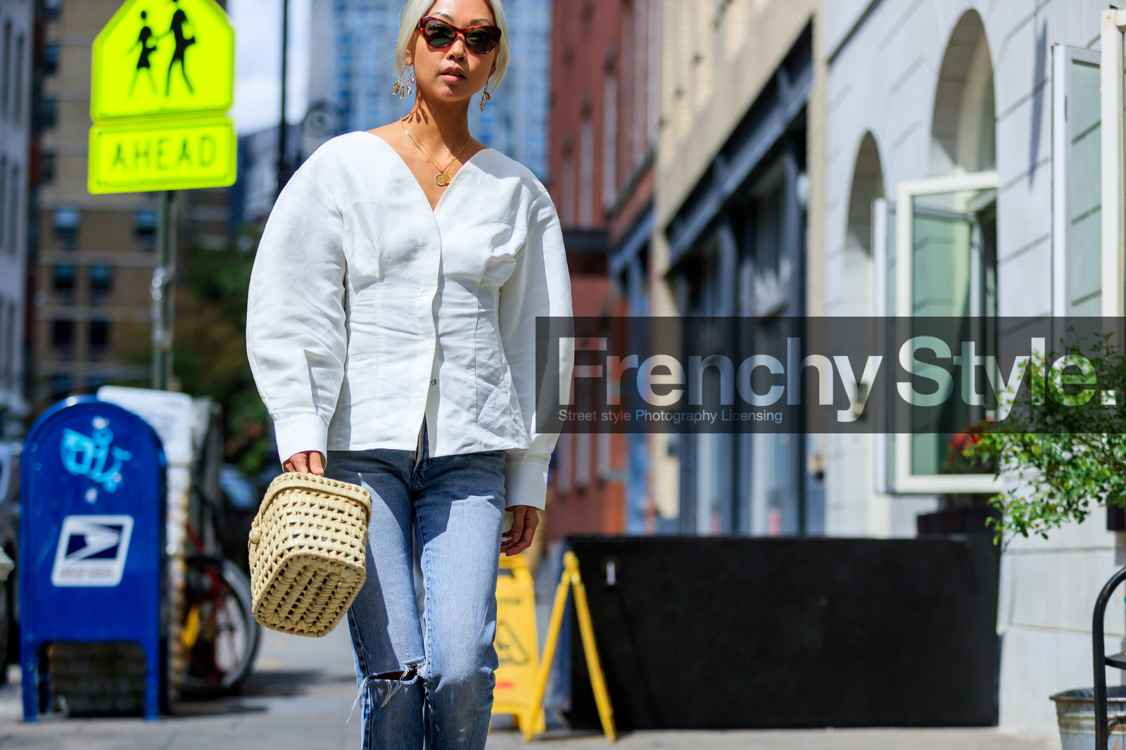 atmosphere details, blue denim, denim pants, detail, dyed hair, earrings, fashion week, frenchystyle, FW, horizontal, jeans, jonathan paciullo, necklace, NEW YORK, NYFW, SPRING SUMMER 2018, SS 18, straw bag, street style, sunglasses, trousers, vanessa hong, white shirt