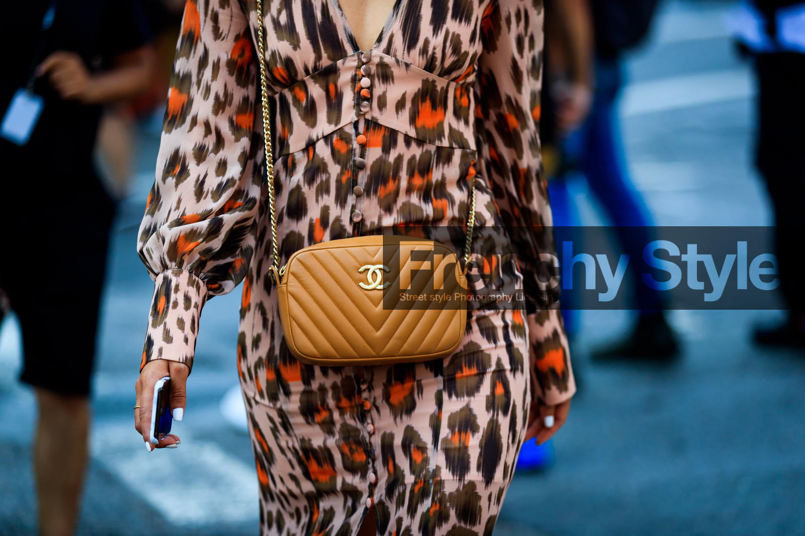 animal print, camel bag, chanel handbag, graphic dress, leather bag, leopard, pink dress, printed dress, fashion week, frenchystyle, FW, jonathan paciullo, street style, NYFW, NEW YORK, SPRING SUMMER 2019, SS 19, atmosphere details, horizontal, detail