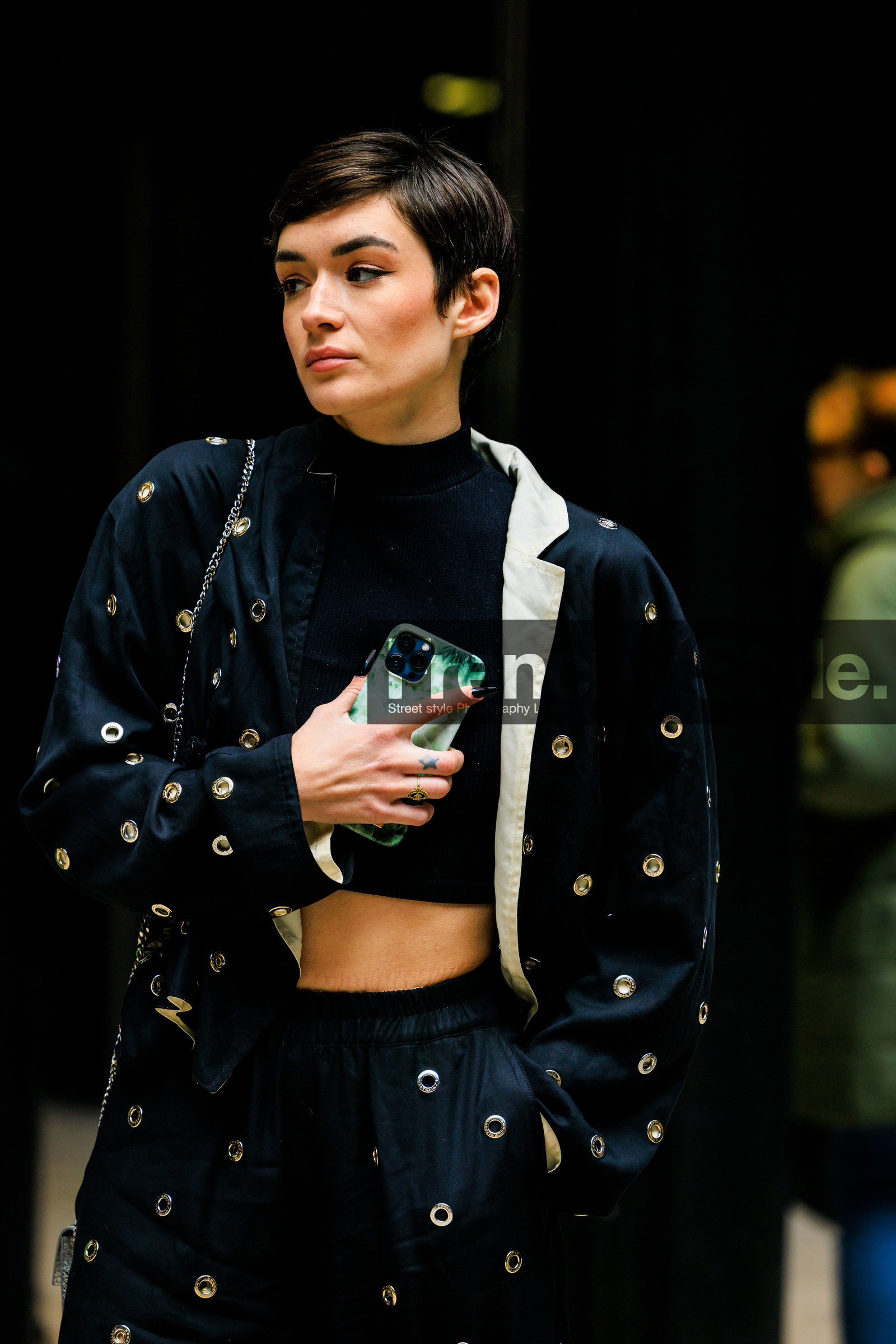 studded jacket, studded pants, black pants, black cropped top, black turtleneck, shorthair, iphone, fashion week, frenchystyle, FW, jonathan paciullo, street style, AUTUMN WINTER 2022-2023, FALL WINTER 2022_2023, FW 22-23, PFW, PARIS, vertical, detail