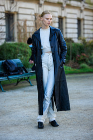 model, white jumper, cropped jumper, leather trench, white jeans, fendi bag, vintage bag, fashion week, frenchystyle, FW, jonathan paciullo, street style, PARIS, PFW, SPRING SUMMER 2022, SS 22, full length, vertical