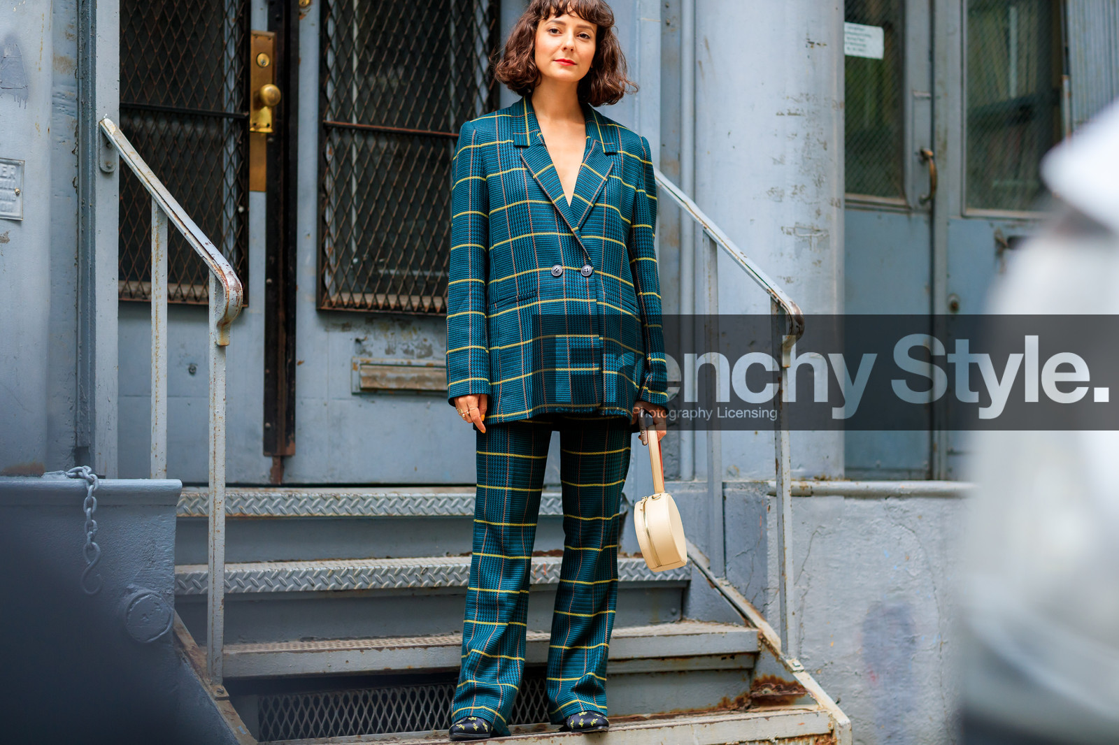 beige bag, checked, graphic jacket, graphic pants, graphic suit, green jacket, green pants, green suit, leather bag, leather shoes, plaid, printed jacket, printed pants, printed suit, striped suit, trousers, fashion week, frenchystyle, FW, jonathan paciullo, street style, NYFW, NEW YORK, SPRING SUMMER 2019, SS 19, atmosphere details, horizontal, detail