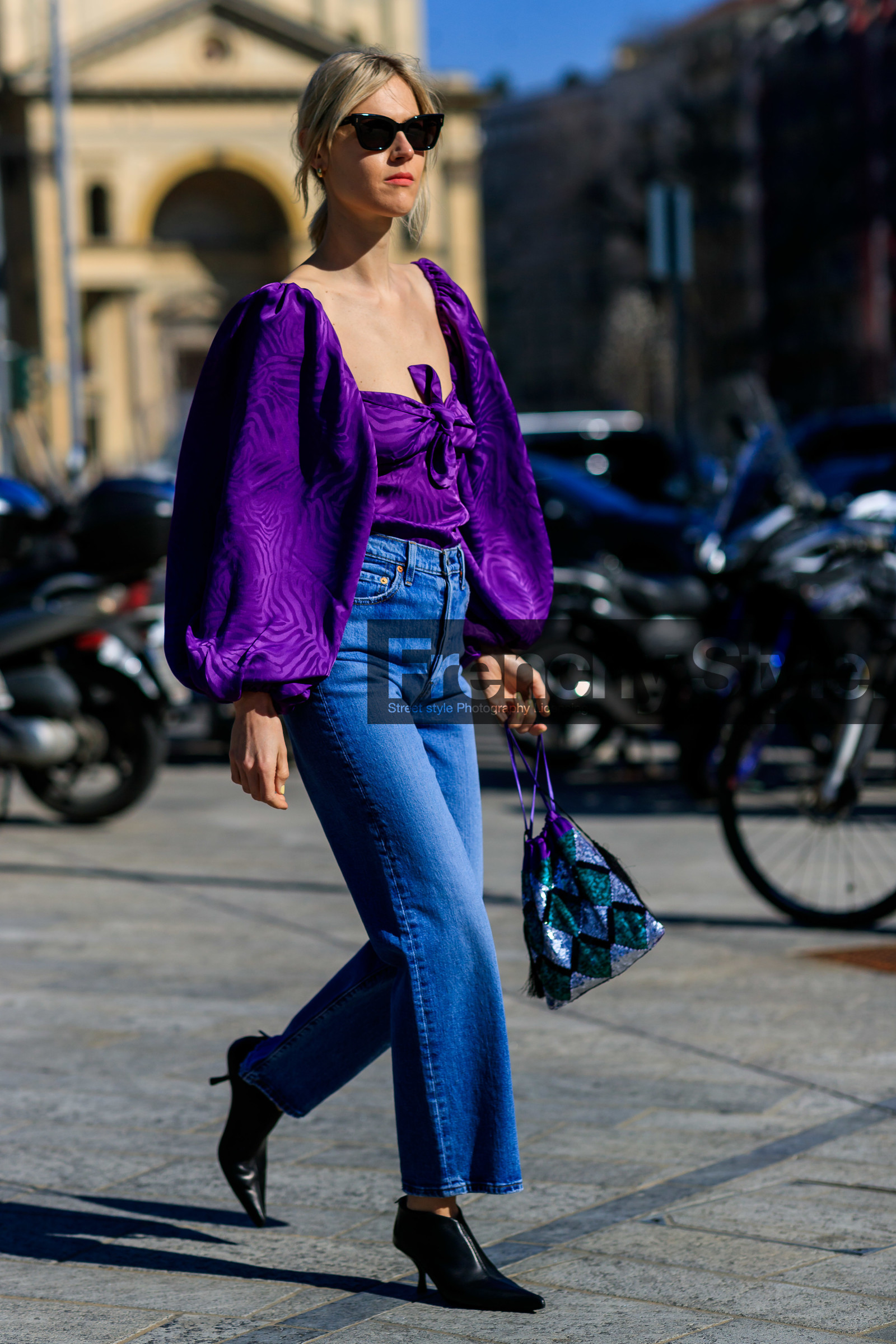 black shoes, blue denim, denim pants, glitter, graphic bag, jeans, leather bag, leather shoes, linda tol, printed bag, purple shirt, sequined bag, shiny bag, silver bag, sunglasses, trousers, MILAN, MFW, fashion week, frenchystyle, FW, jonathan paciullo, street style, AUTUMN WINTER 2019-2020, AW 19-20, FALL WINTER 2019-2020, FW 19-20, vertical, full length