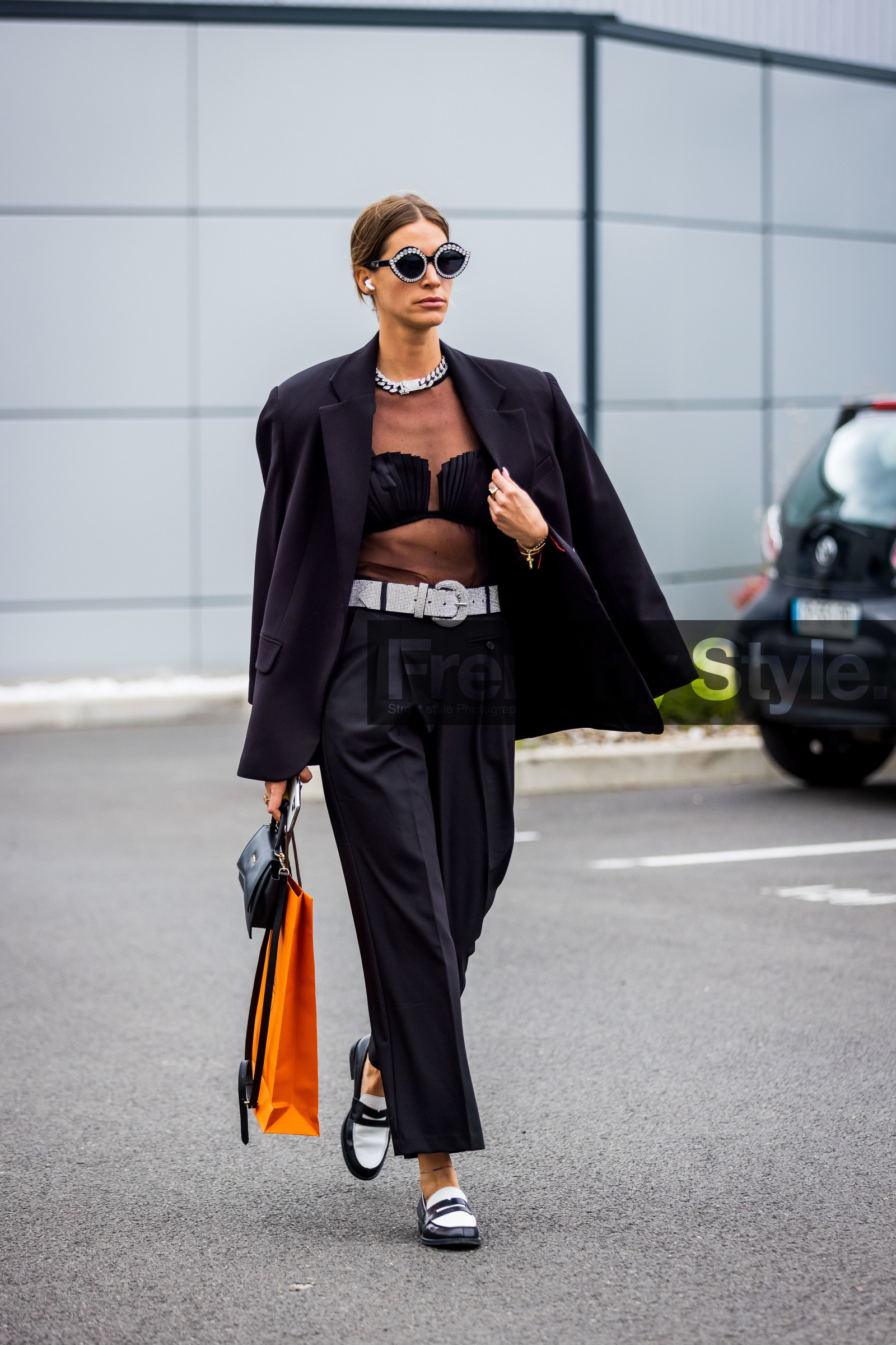 bag, belt, bicolor shoes, black and white, black bag, black blazer, black bra, black mocassins, black pants, blazer, bra, choker, leather bag, loafers, mocassins, pants, pleated pants, silver choker, strass, strass belt, sunglasses, top, transparent top, white mocassins, PARIS, PFW, fashion week, frenchystyle, FW, jonathan paciullo, street style, SPRING SUMMER 2022, SS 22, vertical, full length