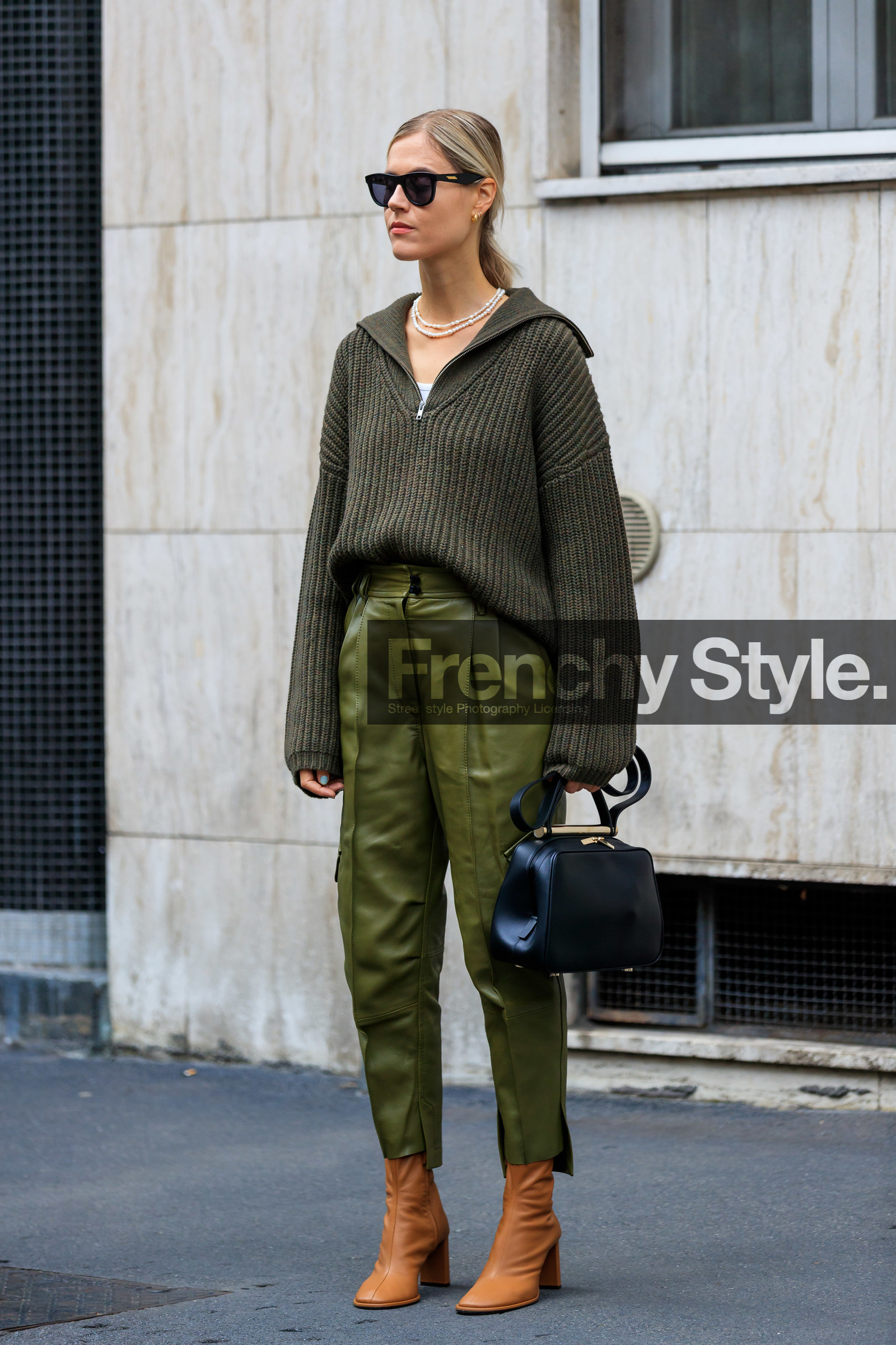 linda tol, kaki pants, kaki pullover, kaki total look, zipped pullover, leather pants, carrot pants, safari pants, pearl necklace, black leather bag, black sunglasses, camel leather boots, oversize pullover, fashion week, frenchystyle, FW, jonathan paciullo, street style, MFW, MILAN, SPRING SUMMER 2020, SS 20