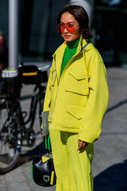 black bag, danse lente, green sweater, leather bag, sunglasses, trousers, yellow jacket, yellow pants, MILAN, MFW, fashion week, frenchystyle, FW, jonathan paciullo, street style, AUTUMN WINTER 2019-2020, AW 19-20, FALL WINTER 2019-2020, FW 19-20, vertical, atmosphere details, detail