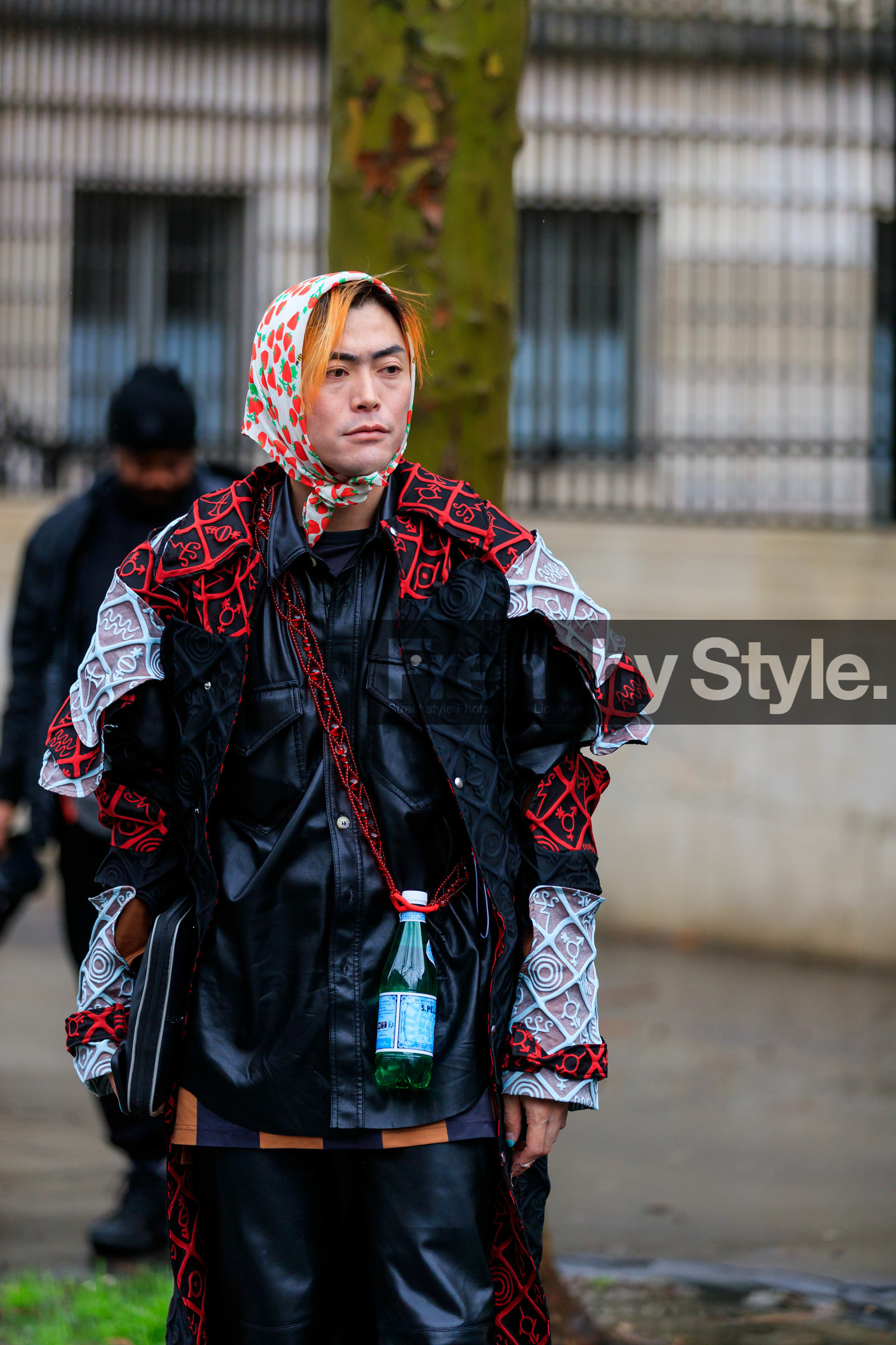 black leather pants, black leather shirt, red jacket, black jacket, patchwork jacket, geometrical printed jacket, hair scarf, white scarf, fruits printed scarf, red scarf, crossbody bag, pearl strap bag, bottle bag, fashion week, frenchystyle, FW, jonathan paciullo, street style, PFW, PARIS, AUTUMN WINTER 2020-2021, FALL WINTER 2020-2021, FW 20-21, vertical, atmosphere details, detail