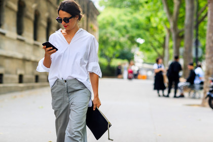 atmosphere details, black clutch, detail, fashion week, frenchystyle, FW, grey pants, horizontal, jonathan paciullo, leather bag, MENSWEAR, oversize, PARIS, PFW, SPRING SUMMER 2018, SS 18, street style, sunglasses, trousers, tucked in, white shirt, wide pants
