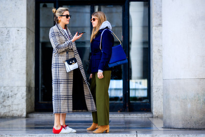 atmosphere details, AUTUMN WINTER 2017-2018, avery blanchard, AW 17-18, beige coat, black and white bag, blue bag, camel boots, camille charriere, checked coat, FALL WINTER 2017-2018, fashion week, frenchystyle, full length, FW, FW 17-18, graphic coat, green pants, grey sweater, high heels, hoodie, horizontal, jonathan paciullo, jw anderson, leather bag, leather shoes, monica ainley, navy jacket, PARIS, PFW, plaid, red sneakers, street style, suede shoes, sunglasses, tartan, trousers, white sneakers
