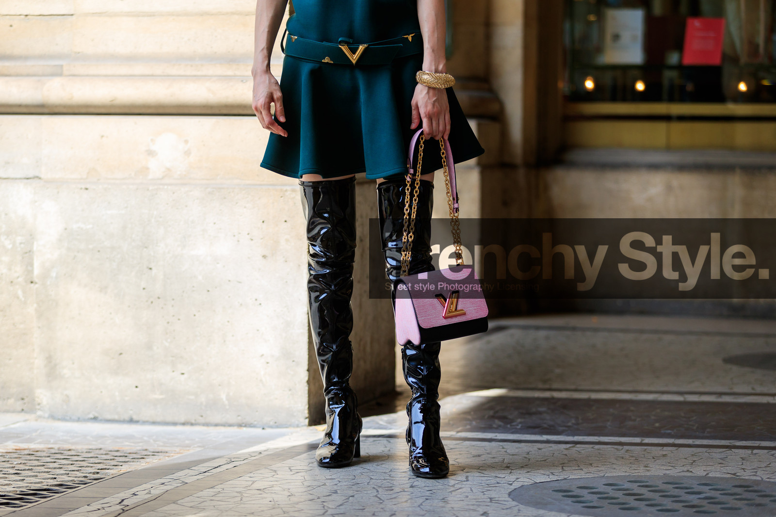 atmosphere details, black boots, detail, fashion week, frenchystyle, FW, green dress, high boots, high heels, horizontal, jonathan paciullo, kozue akimoto, leather bag, leather shoes, louis vuitton, MENSWEAR, PARIS, PFW, pink bag, SPRING SUMMER 2018, SS 18, street style, varnished leather shoes