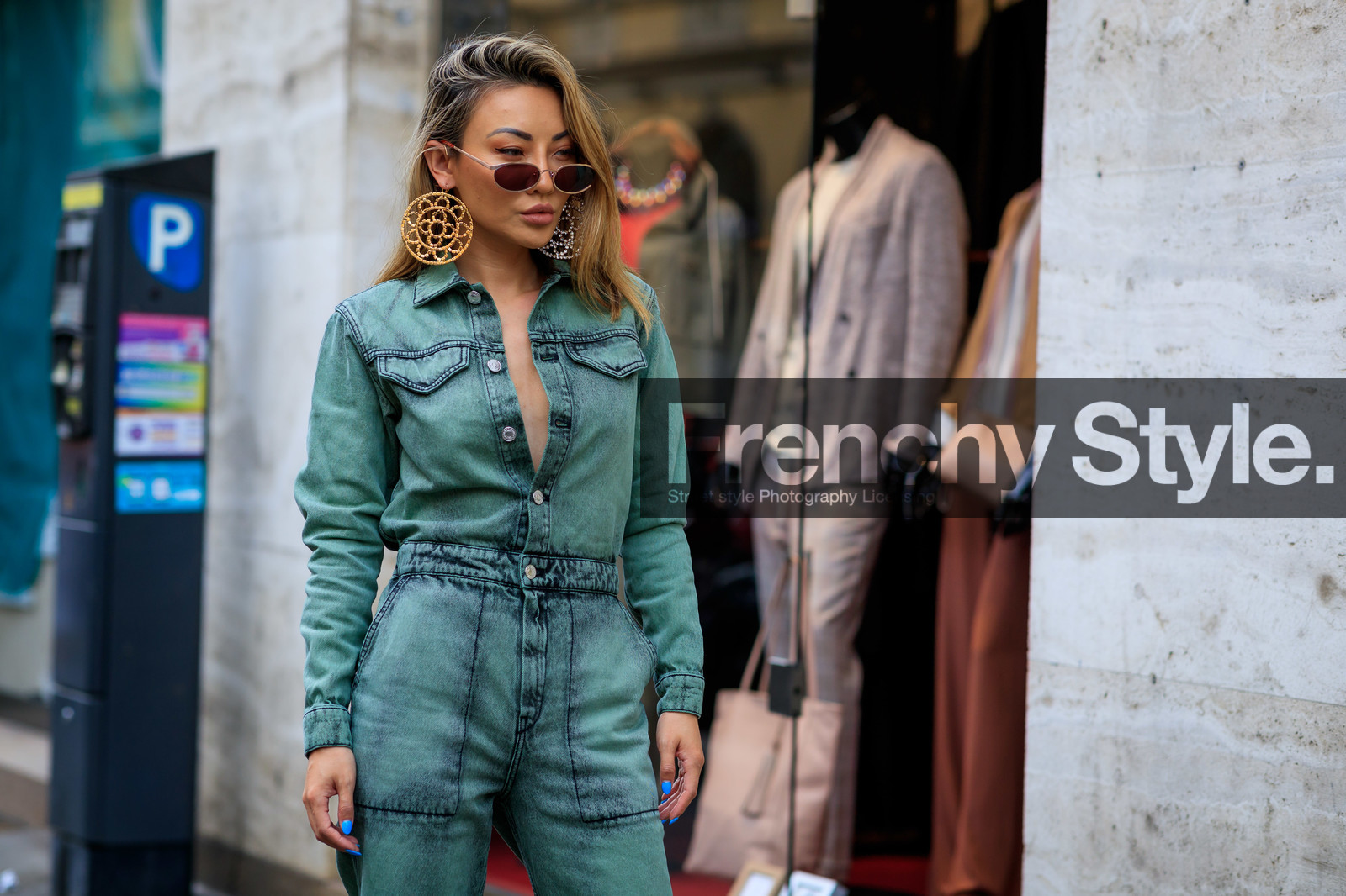 denim jumpsuit, denim total look, green denim, long sleeves jumpsuit, big earrings, strassed earrings, round shape earrings, metalic frame sunglasses, fashion week, frenchystyle, FW, jonathan paciullo, street style, MFW, MILAN, SPRING SUMMER 2020, SS 20