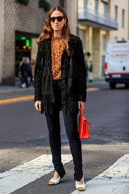 erika boldrin, black suede jacket, fringe jacket, cowboy jacket, black pants, tight pants, split pants, white leather shoes, quilted shoes, golden shoes, red leather bag, hand bag, bottega veneta shoes, orange t-shirt, leopard printed t-shirt, futurist shape sunglasses, butterfly sunglasses, fashion week, frenchystyle, FW, jonathan paciullo, street style, MFW, MILAN, AUTUMN WINTER 2020-2021, FALL WINTER 2020-2021, FW 20-21, vertical, full length