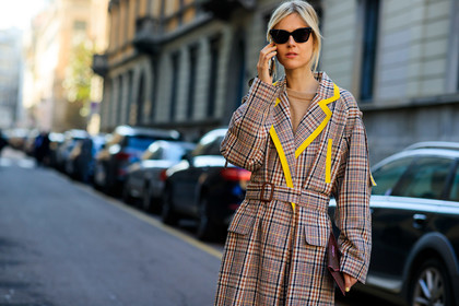 beige coat, checked, graphic jacket, linda tol, plaid, printed jacket, sunglasses, trench coat, MILAN, MFW, fashion week, frenchystyle, FW, jonathan paciullo, street style, AUTUMN WINTER 2019-2020, AW 19-20, FALL WINTER 2019-2020, FW 19-20, atmosphere details, detail, horizontal