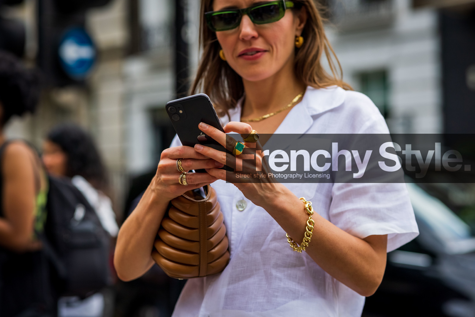 white, jewelry, handbag, mini bag, bucket bag, sunglasses, earrings, ring, bracelet, fashion week, frenchystyle, FW, jonathan paciullo, street style, SPRING SUMMER 2022, SS 22, LFW, LONDON, horizontal, atmosphere details, detail