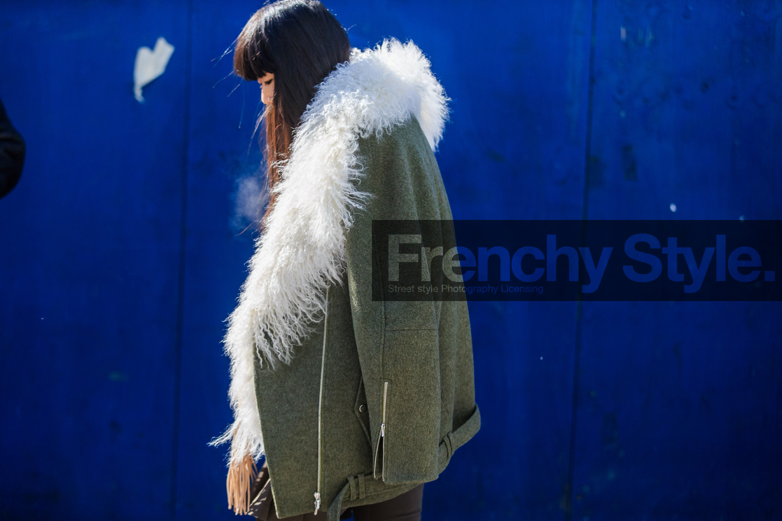 atmosphere details, AUTUMN WINTER 2016-2017, AW 16-17, detail, fashion week, frenchystyle, fur collar, FW, FW 16-17, horizontal, jonathan paciullo, kaki coat, kaki jacket, NEW YORK, NYFW, sheep fur, street style, susie lau, white fur, woman