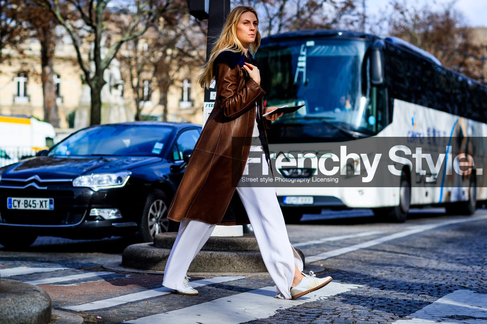 atmosphere details, AUTUMN WINTER 2017-2018, AW 17-18, brown coat, chloe, FALL WINTER 2017-2018, fashion week, frenchystyle, full length, FW, FW 17-18, horizontal, jonathan paciullo, leather coat, leather shoes, PARIS, PFW, street style, trousers, white pants, white sneakers, white top