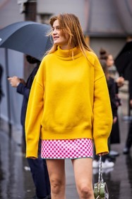 bag, check, Eugénie Trochu, khaki bag, knitwear, mini skirt, pink skirt, print, printed skirt, short skirt, skirt, socks, turtleneck, vuitton bag, white socks, yellow turtleneck, fashion week, frenchystyle, FW, jonathan paciullo, street style, PFW, PARIS, SPRING SUMMER 2022, SS 22, vertical, atmosphere details