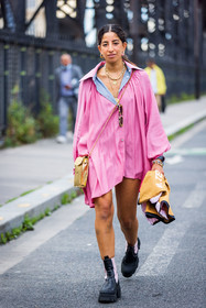 bag, bicolor boots, black boots, boots, bracelet, color, gold bag, gold earrings, gold necklace, leather boots, necklace, pink shirt, Selma Kaci, shirt, fashion week, frenchystyle, FW, jonathan paciullo, street style, PFW, PARIS, SPRING SUMMER 2022, SS 22, vertical, full length