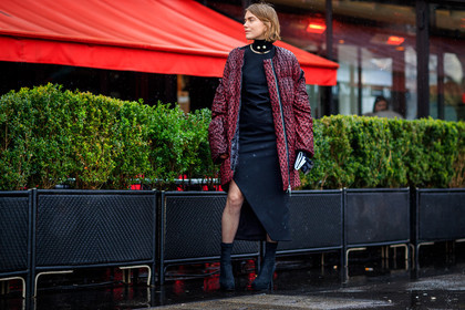 atmosphere details, AUTUMN WINTER 2017-2018, AW 17-18, black dress, black shoes, bomber jacket, FALL WINTER 2017-2018, fashion week, frenchystyle, full length, FW, FW 17-18, high heels, horizontal, jonathan paciullo, leather shoes, PARIS, PFW, red jacket, street style