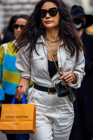 beige jumpsuit, belt, black belt, black sunglasses, gold chain, gold necklace, jumpsuit, leather belt, necklace, oversize sunglasses, sunglasses, street style, jonathan paciullo, FW, frenchystyle, fashion week, PFW, PARIS, SPRING SUMMER 2022, SS 22, vertical, atmosphere details