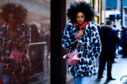 atmosphere details, AUTUMN WINTER 2017-2018, AW 17-18, black and white jacket, blue denim, denim pants, detail, FALL WINTER 2017-2018, fashion week, frenchystyle, fur jacket, FW, FW 17-18, horizontal, jeans, jonathan paciullo, julia sarr-jamois, leather bag, louis vuitton, NEW YORK, NYFW, pink bag, printed jacket, red sweater, shiny bag, street style, trousers