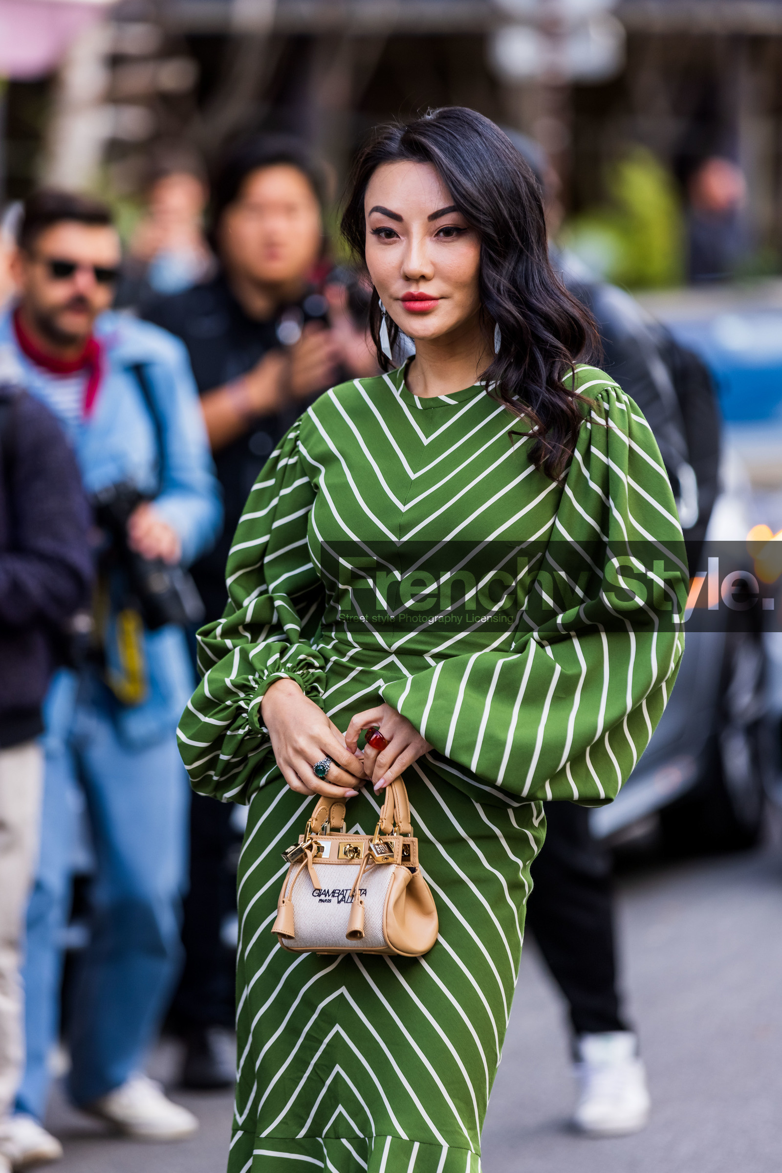 bag, ballon sleeves, beige bag, camel bag, dress, green dress, Jessica Wang, linen bag, mini bag, oversize sleeves, printed dress, stripes, white stripes, fashion week, frenchystyle, FW, jonathan paciullo, street style, PFW, PARIS, SPRING SUMMER 2022, SS 22, vertical, atmosphere details