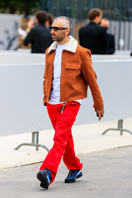 camel jacket, fur collar jacket, fur detail, monogrammed jacket, logo all over, logo printed jacket, louis vuitton jacket, zipped jacket, black sunglasses, square shape glasses, fashion week, frenchystyle, FW, jonathan paciullo, street style, PFW, PARIS, SPRING SUMMER 2022, SS 22, vertical, full length