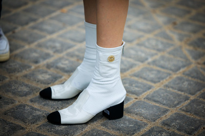 white bottines, chanel boots, logo boots, fashion week, frenchystyle, FW, jonathan paciullo, street style, PARIS, PFW, SPRING SUMMER 2022, SS 22, atmosphere details, detail, horizontal, eugenie trochu