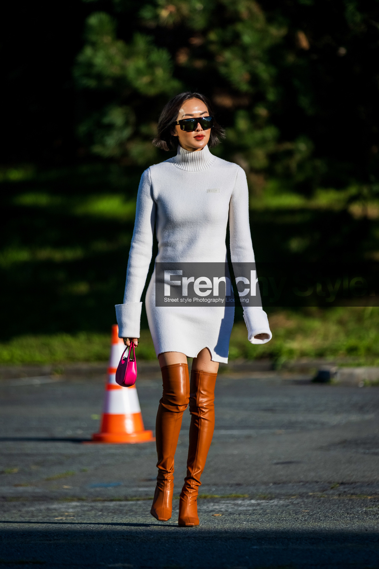 bag, black sunglasses, boots, camel boots, Chriselle Lim, dress, fluo pink bag, fuchsia bag, high boots, knitted dress, mini bag, sunglasses, turtleneck, white dress, street style, jonathan paciullo, FW, frenchystyle, fashion week, PFW, PARIS, SPRING SUMMER 2022, SS 22, vertical, full length