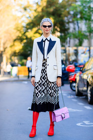 black and white, blazer, fashion week, frenchystyle, full length, FW, graphic skirt, gucci, high boots, high heels, jonathan paciullo, leather bag, leather shoes, PARIS, PFW, pink bag, pleated skirt, pleats, printed skirt, red boots, Samantha Angelo, SPRING SUMMER 2017, SS 17, street style, sunglasses, vertical, white jacket, white shirt