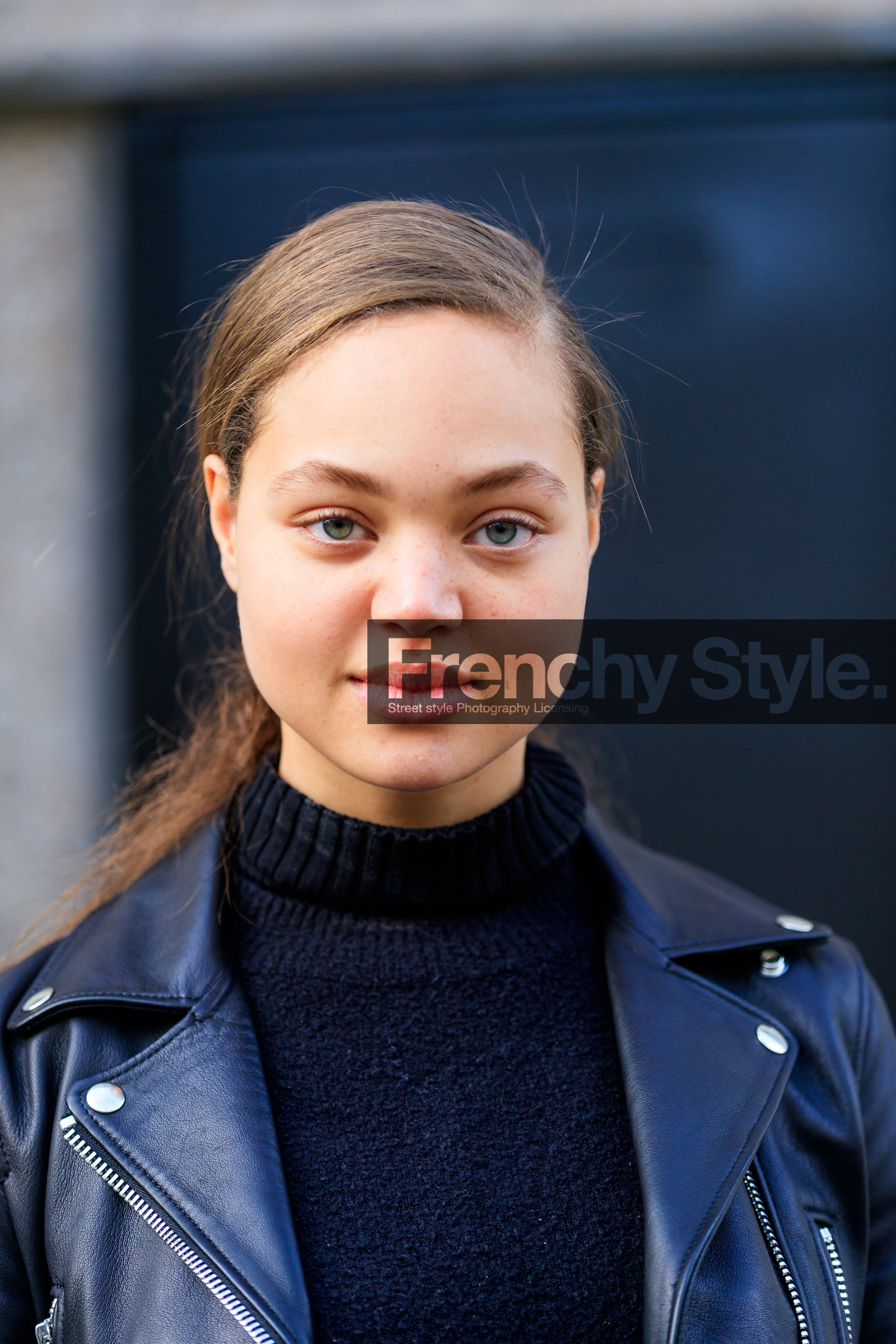 atmosphere details, AUTUMN WINTER 2017-2018, AW 17-18, black jacket, black perfecto, black sweater, detail, FALL WINTER 2017-2018, fashion week, frenchystyle, FW, FW 17-18, jonathan paciullo, leather jacket, leather perfecto, model, PARIS, PFW, portrait, street style, vertical